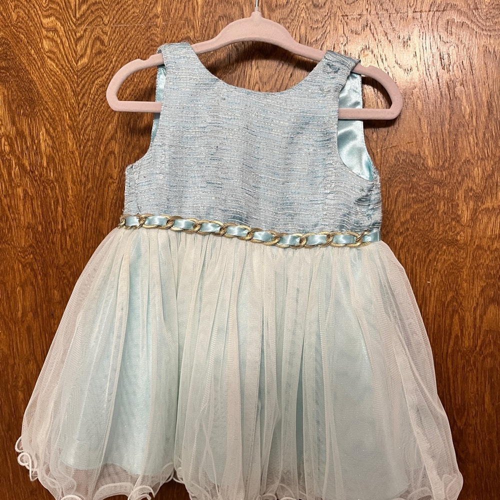 Lt blue am princess dress w/ tulle skirt w/ lettuce hem  good used condition